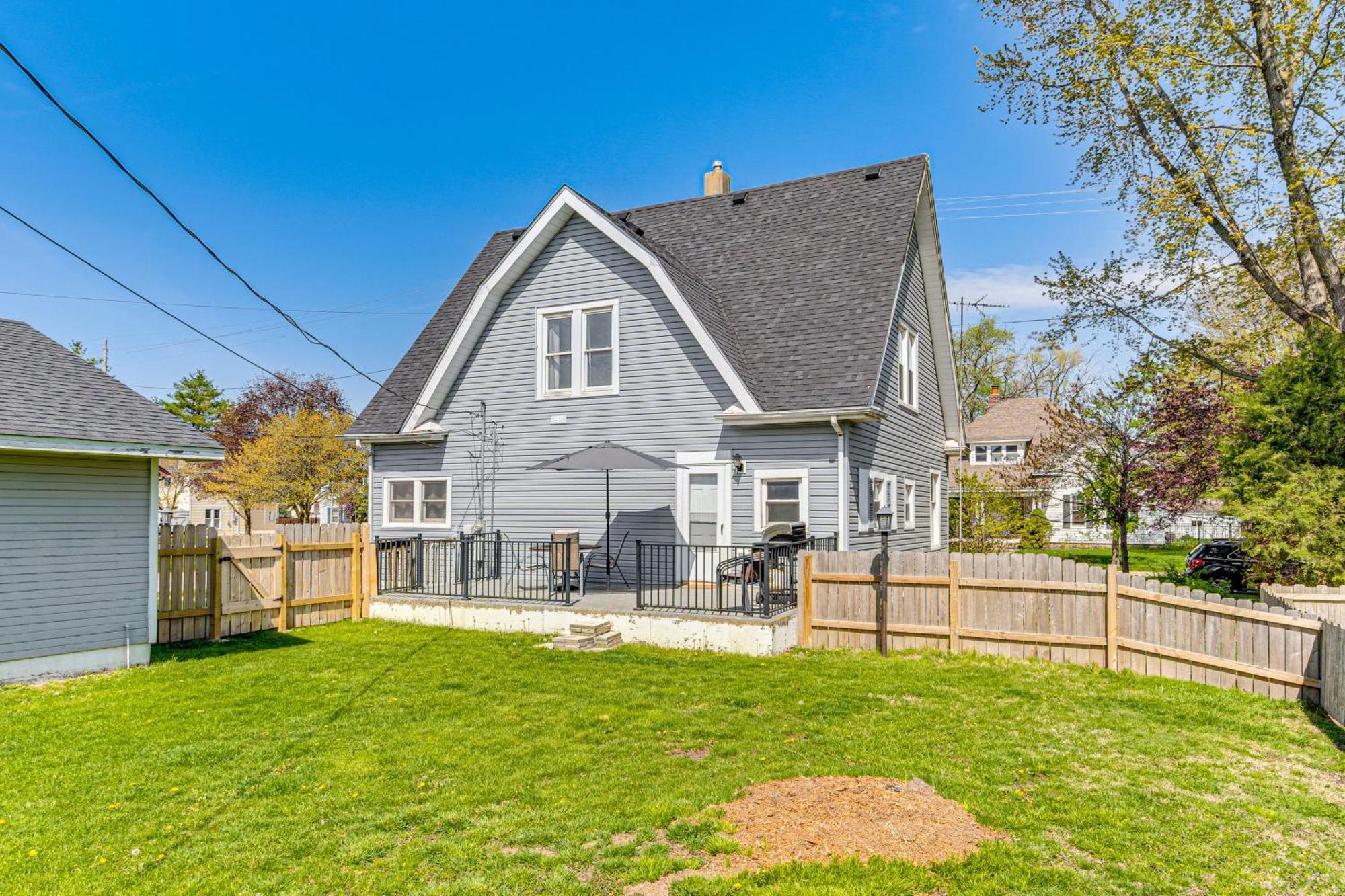 The Junction Victorian Home In Quaint Fortville! Buitenkant foto